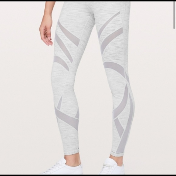 Lululemon Wunder Under High Rise Mesh 28” - Picture 2 of 6